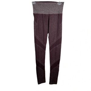 Athleta Twilight Tight in Burgundy size‎ Small